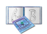 Doppelbuchseite illustriert und Covervorderseite in Blau mit dem Titelbild "Der Buchstabenmeister ABC 3 Malbuch" by Madella-Mella Ursula