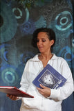 Autorin Ursula Madella-Mella liest aus dem Kinderbuch Tom und der Wolf.
